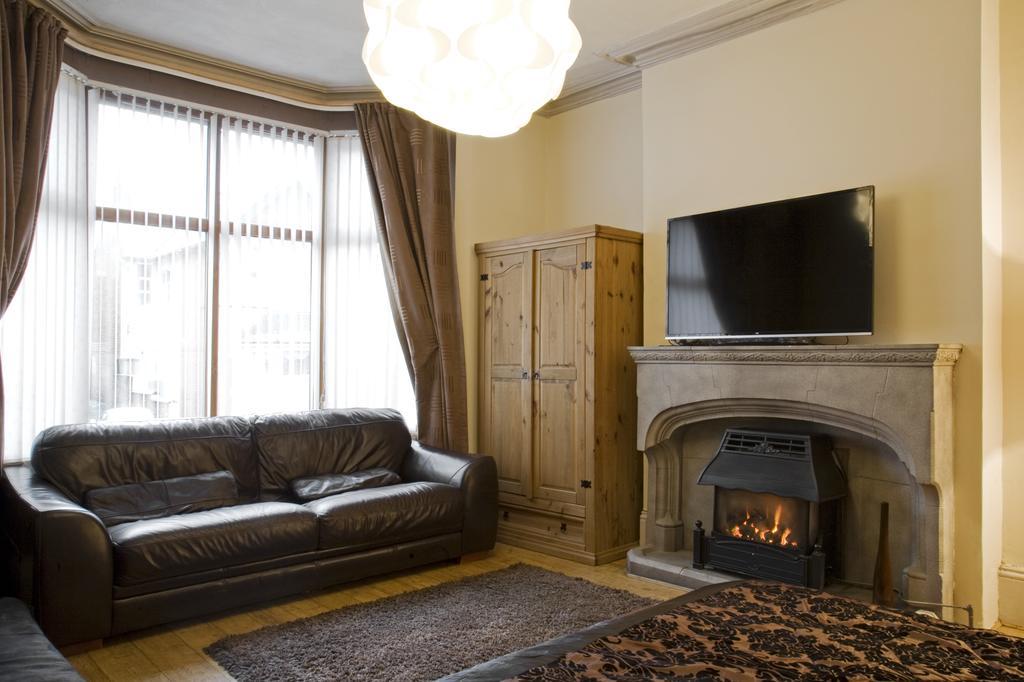 Oaklands Apartment Вулвергемптон Екстериор снимка