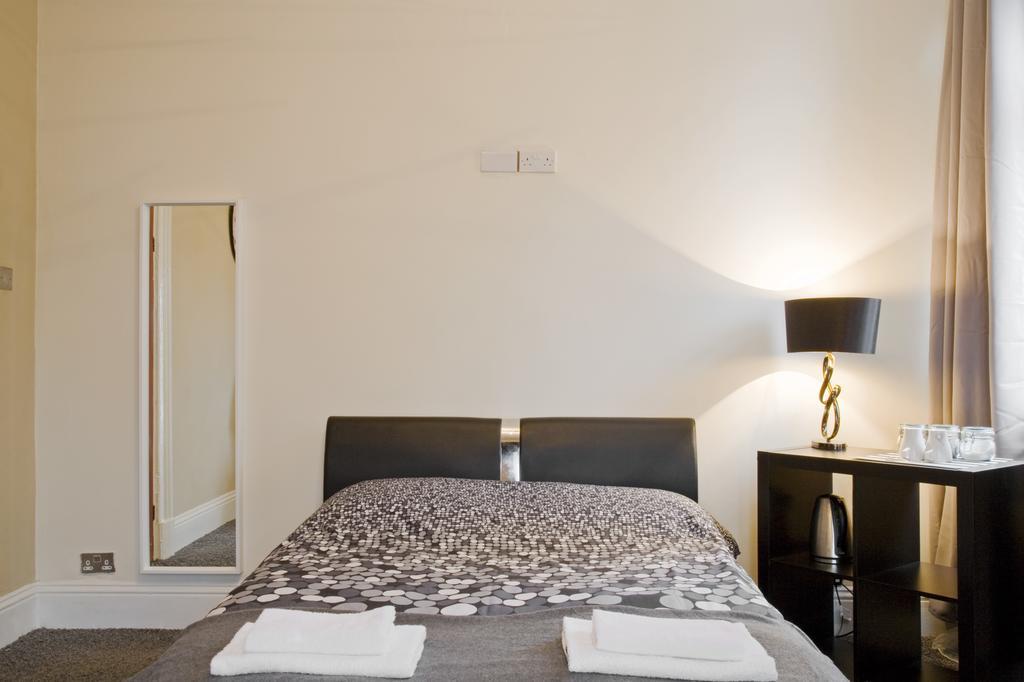 Oaklands Apartment Вулвергемптон Екстериор снимка