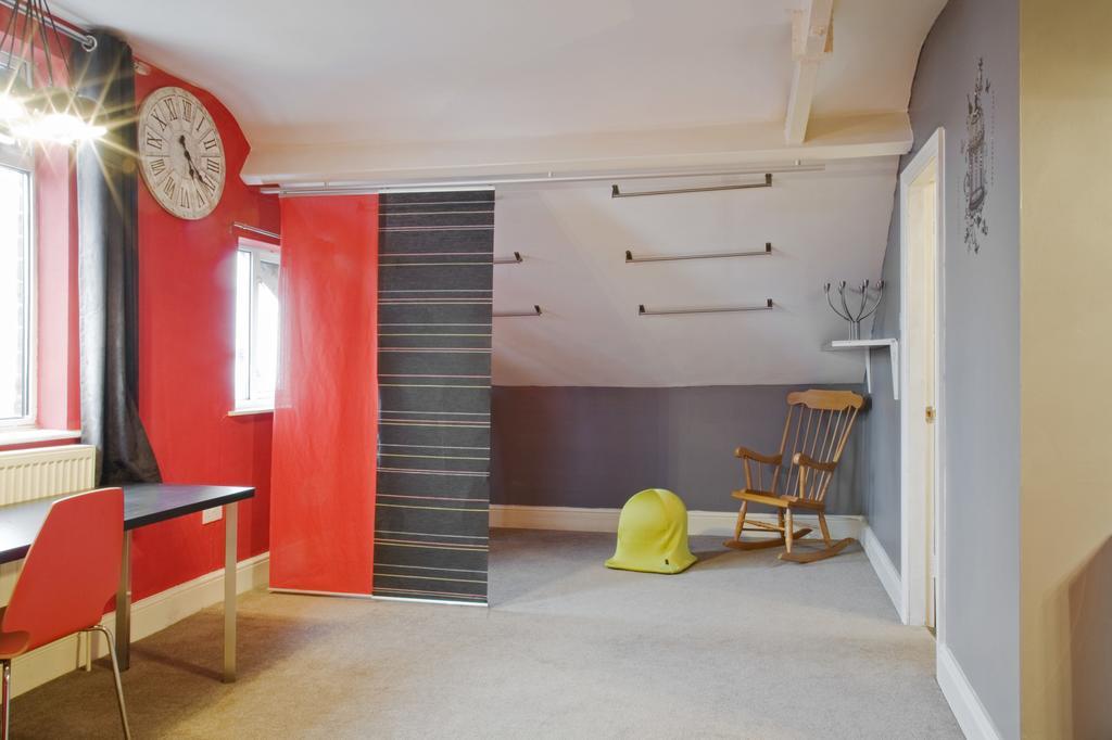 Oaklands Apartment Вулвергемптон Екстериор снимка