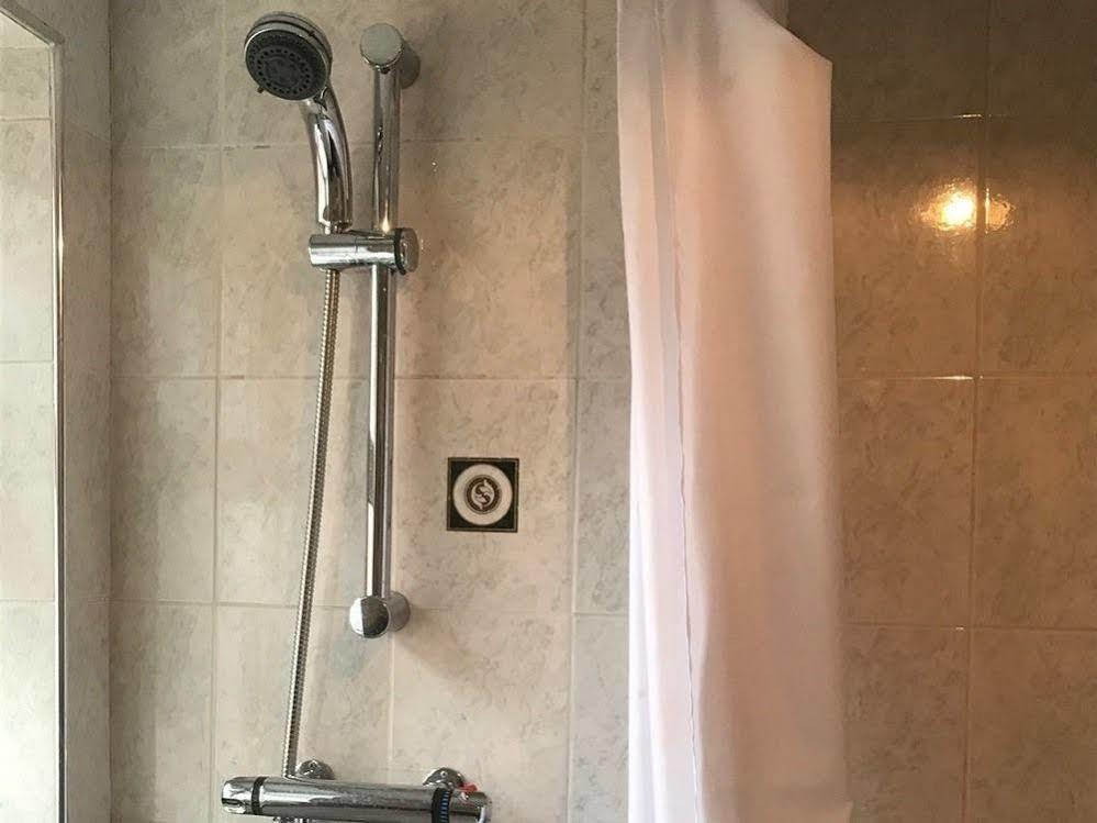 Oaklands Apartment Вулвергемптон Екстериор снимка
