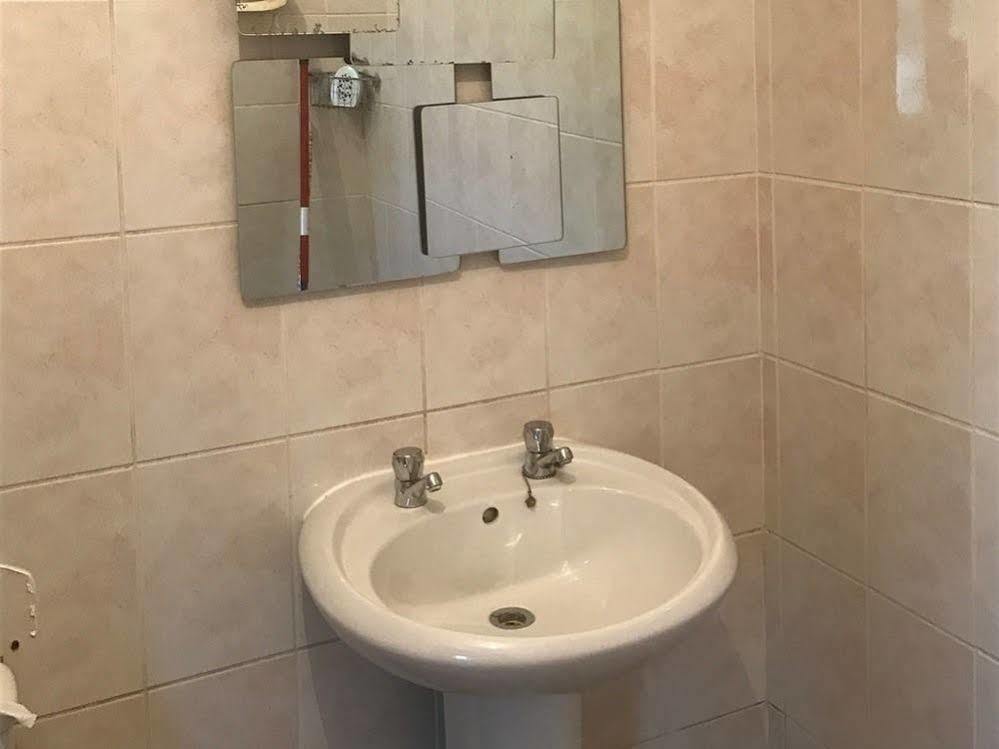 Oaklands Apartment Вулвергемптон Екстериор снимка