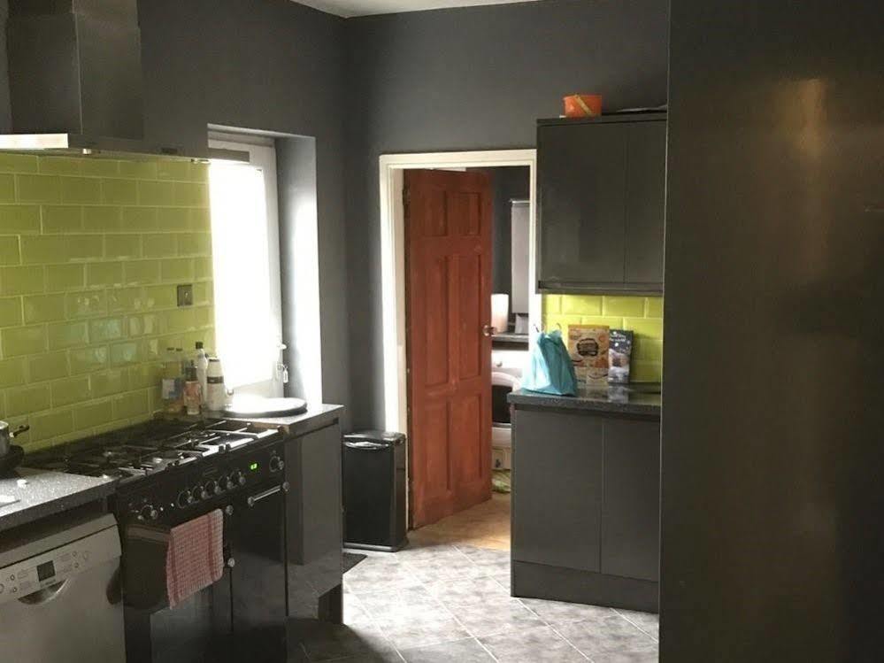 Oaklands Apartment Вулвергемптон Екстериор снимка